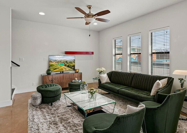 Building Photo - Stunning Downtown Corner Lot!