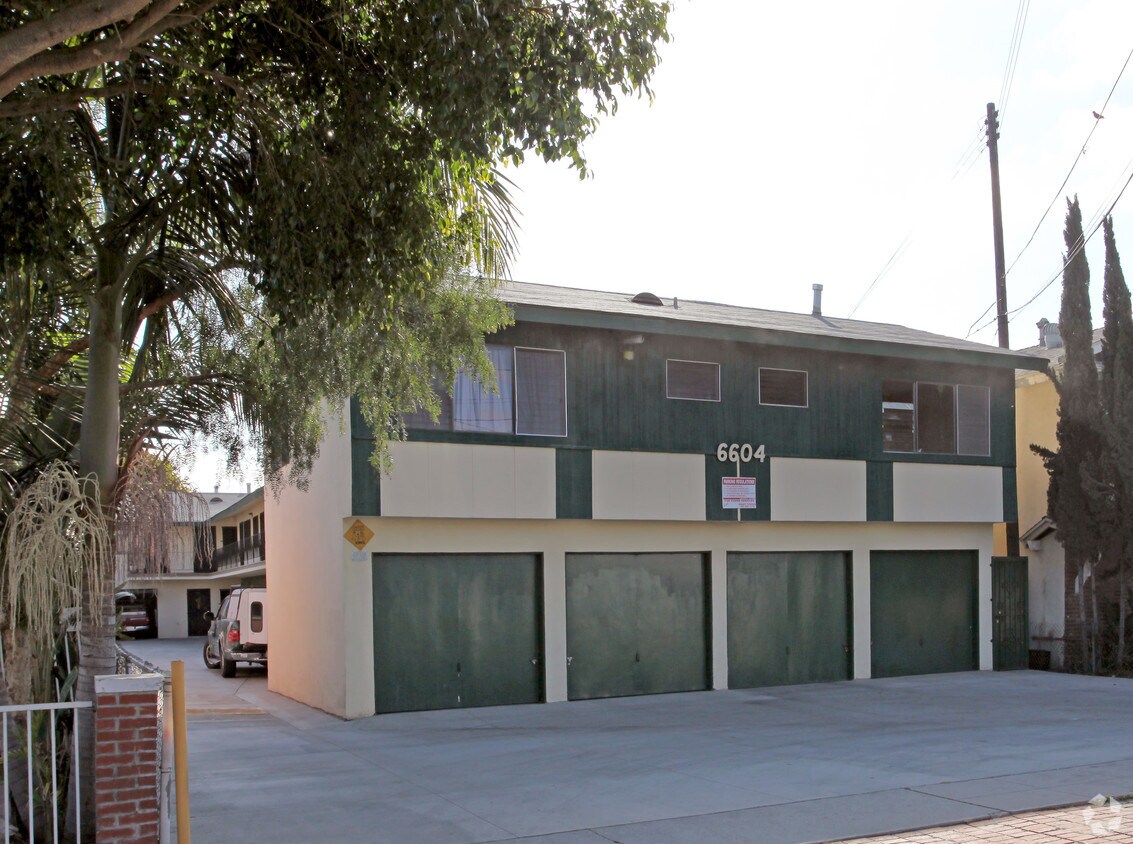 Building Photo - 6604 Heliotrope Ave