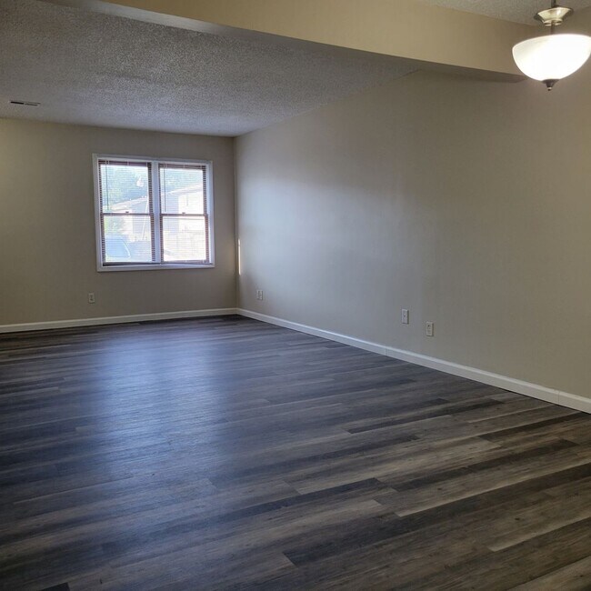Building Photo - 3405 Gaines Mill Rd