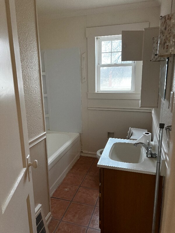 Foto del edificio - 603 E 10th St