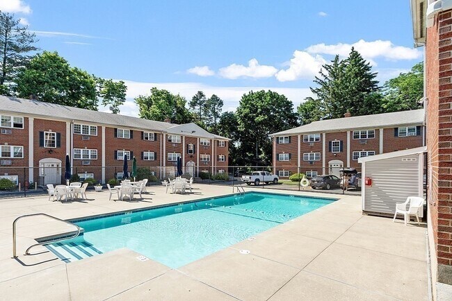 Foto del edificio - 25 Arlington Rd