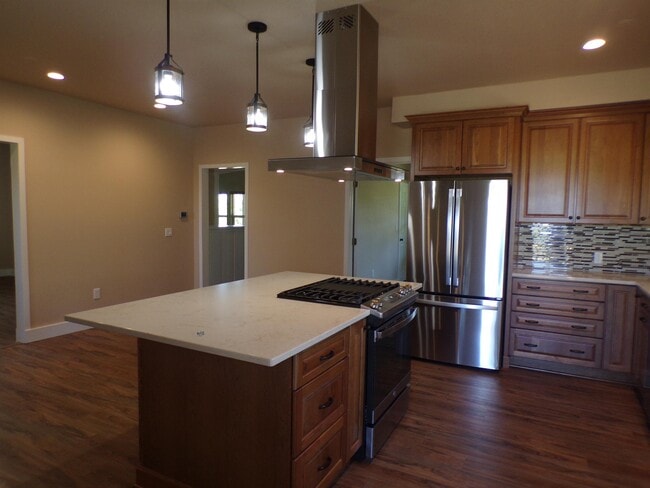 Building Photo - 25595 SW Farmington Rd