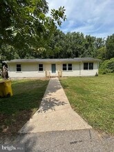 Building Photo - 358 Forest Beach Rd