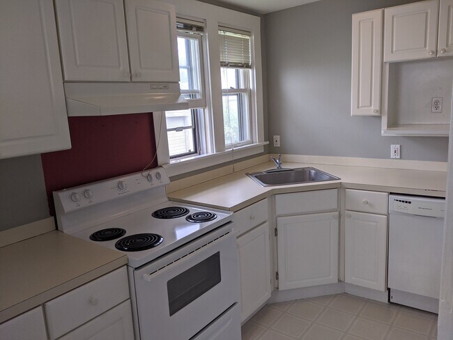Kitchen - 4122 SE 26th Ave