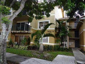 Foto principal - 8781 Wiles Rd