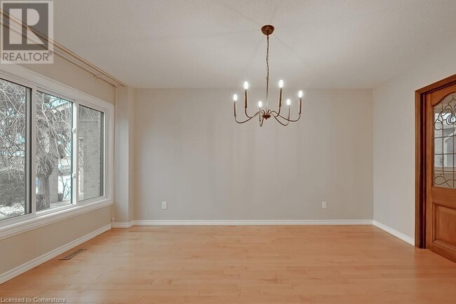 Building Photo - 5391 Sheldon Park Dr