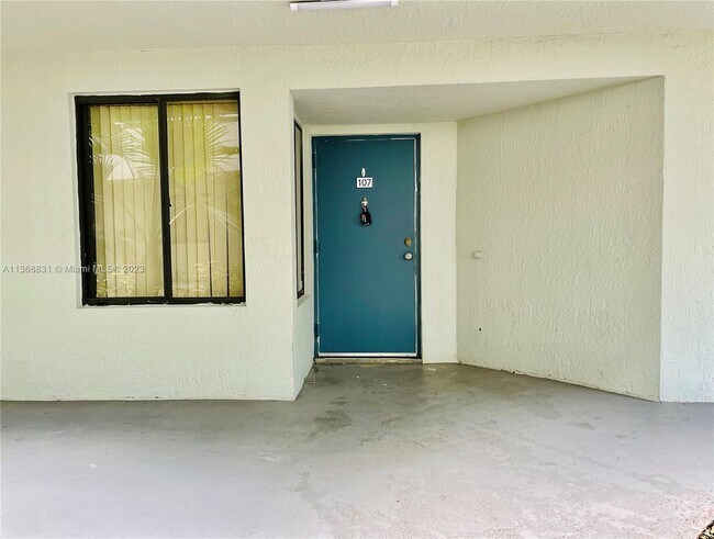 Foto del edificio - 8205 SW 152nd Ave