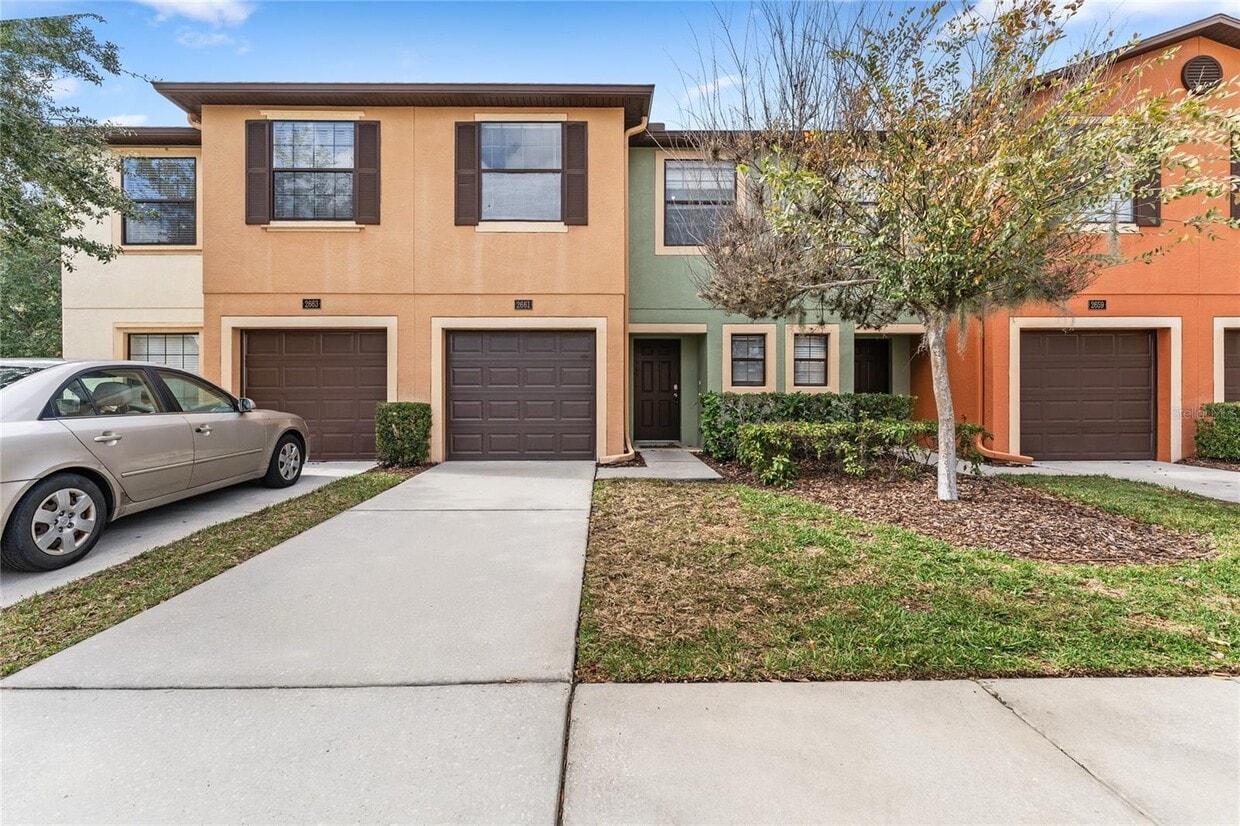 Foto principal - 2661 Oleander Lakes Dr