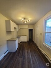 Building Photo - 137 Wunder St