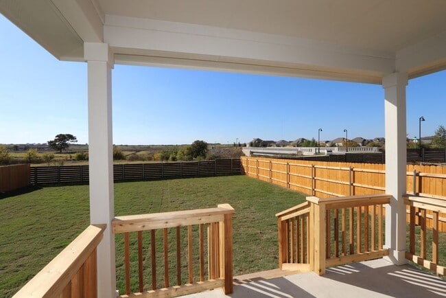 Foto del edificio - $1500 OFF 1 MO RENT!!-Bigger and Better than the rest!