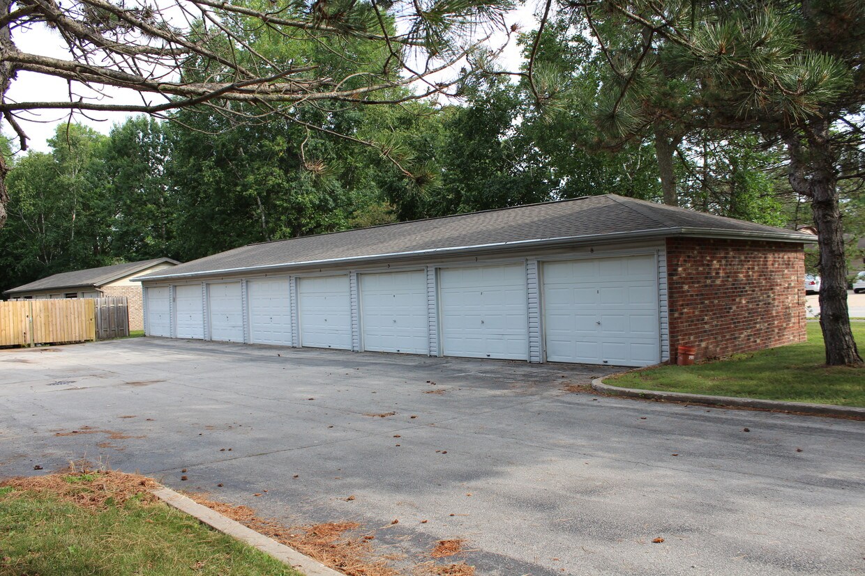 Primary Photo - 2071 Hilltop Dr