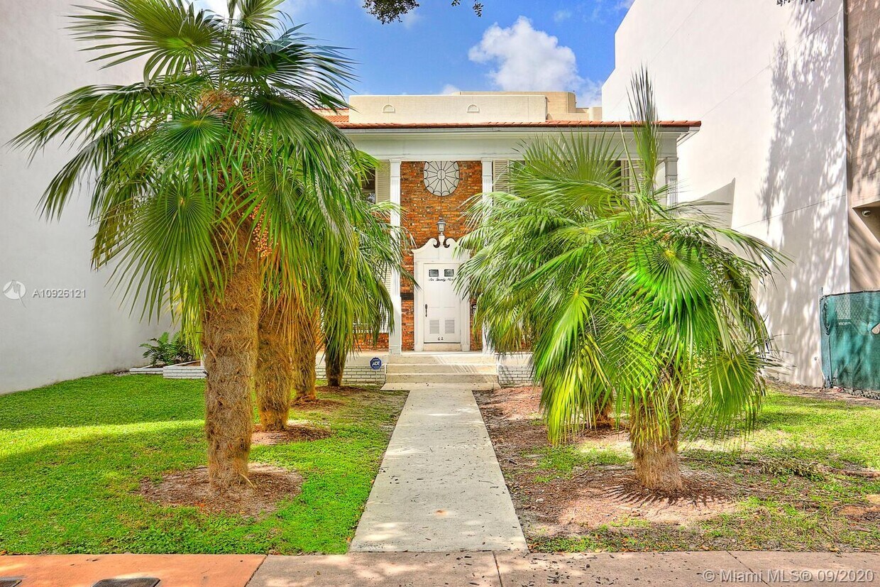 Foto principal - 629 Almeria Ave