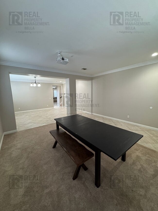 Foto del edificio - Gorgeous Murrieta Home with Main Floor Bedroom and Bathroom