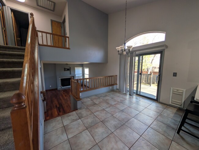 Foto del edificio - 4208 Stoneridge Dr