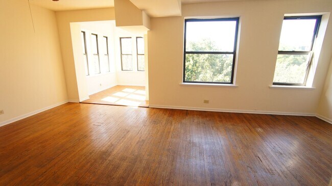 Building Photo - 2323 N Kedzie Blvd