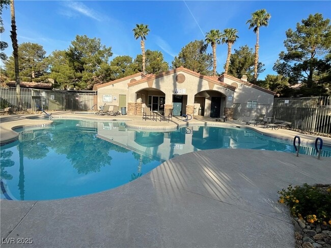 Building Photo - 2121 Sealion Dr