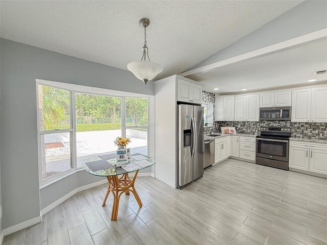 Building Photo - 5708 Garden Lakes Fern