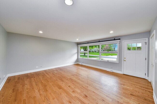 Building Photo - 1706 E Liberty Dr