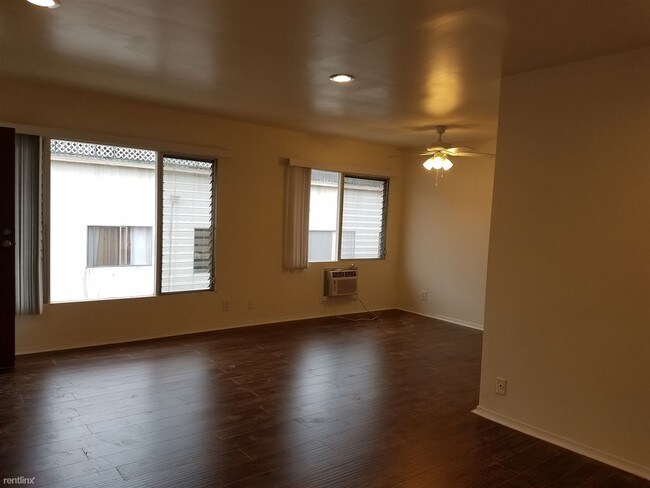 Foto del edificio - 244 S Occidental Blvd