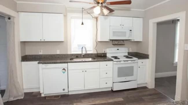 Building Photo - 208 Lincoln St