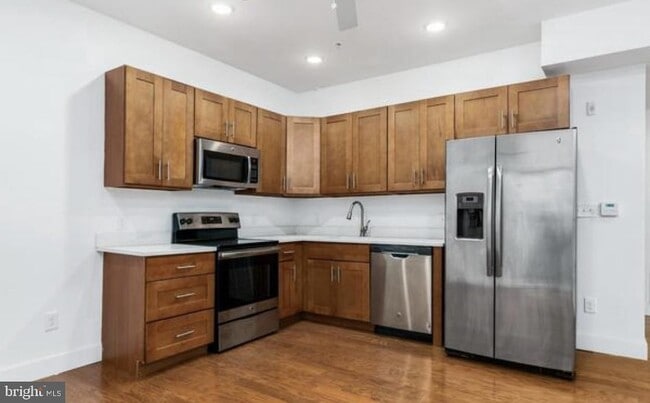 Building Photo - 1637 Poplar St