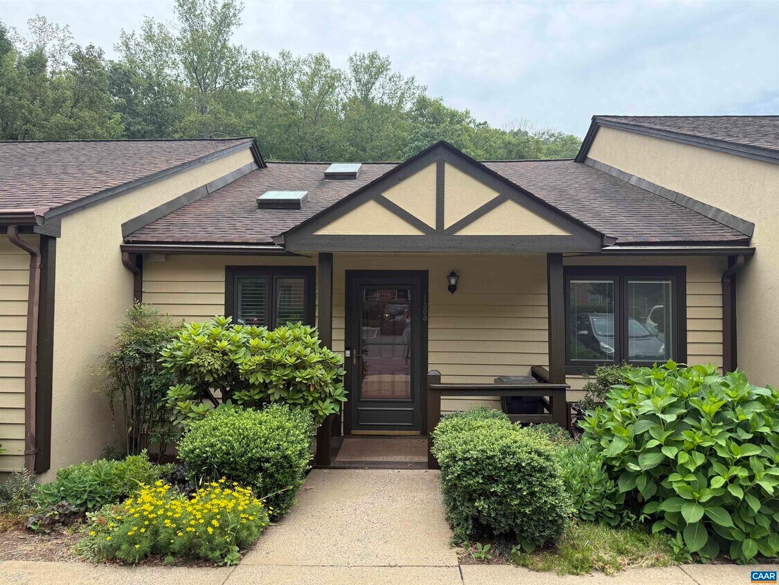 Foto principal - 1303 Branchlands Dr