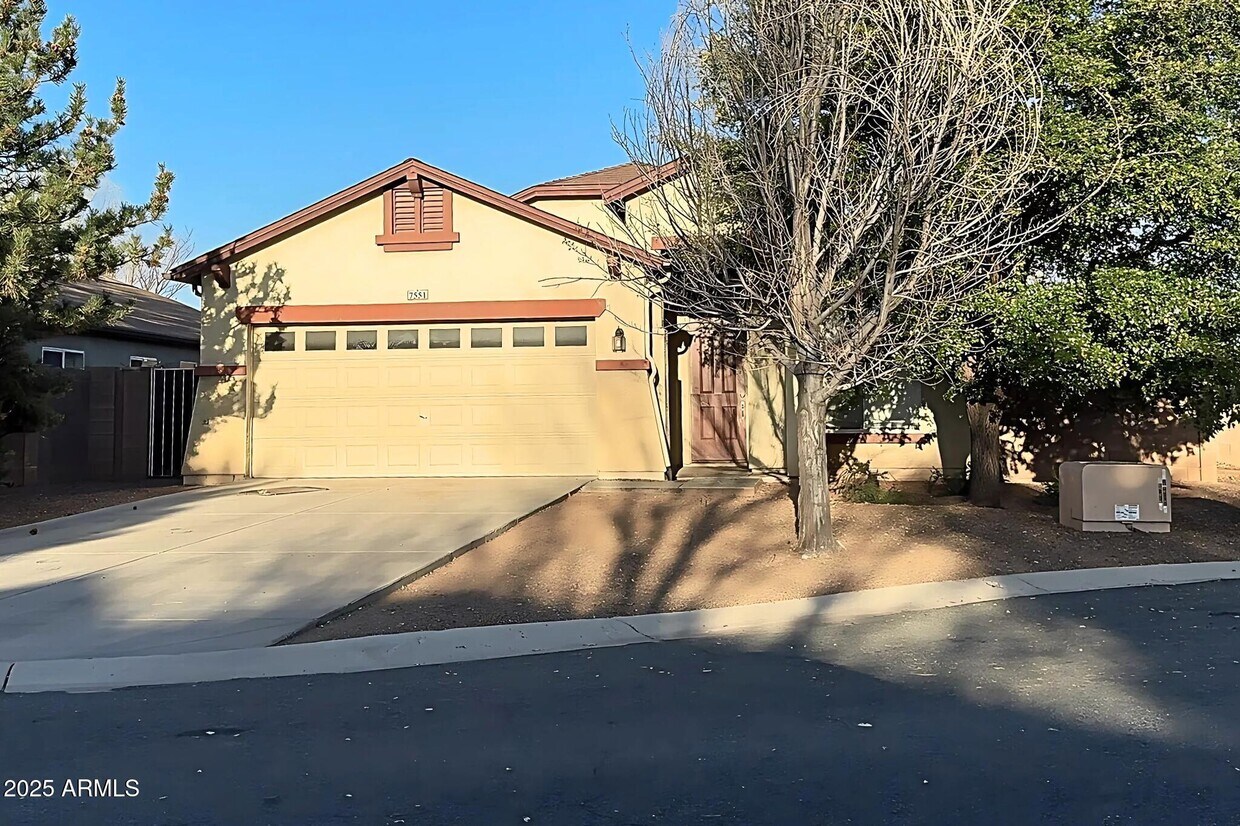 Foto principal - 7551 Dusty Boot Rd