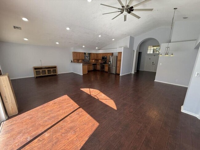 Foto del edificio - 1304 Lake Breeze Dr