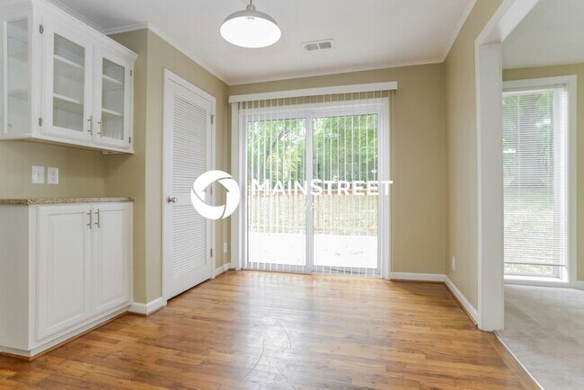 Building Photo - 3 Bedroom Pet-Friendly Home in Kansas City...