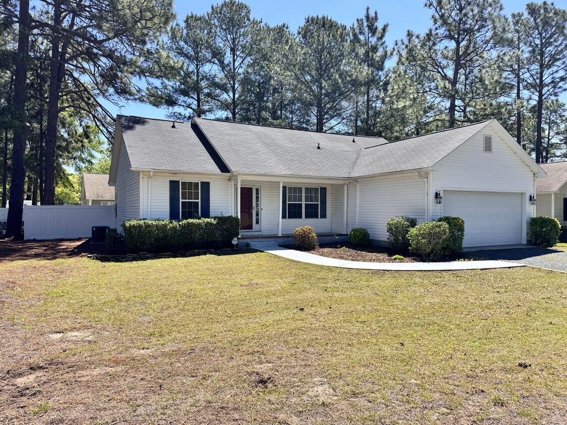 Front - 245 Woodgreen Dr