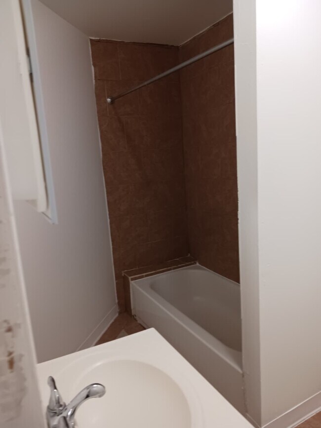 Photo - 41 Bruckner Blvd House