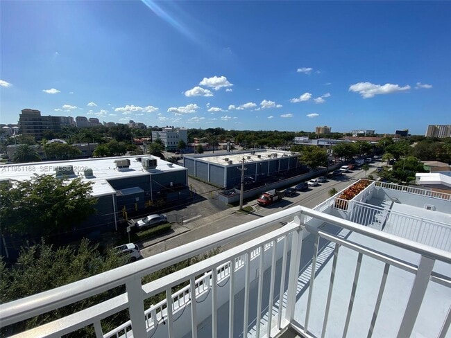 Foto del edificio - 60 NW 37th Ave