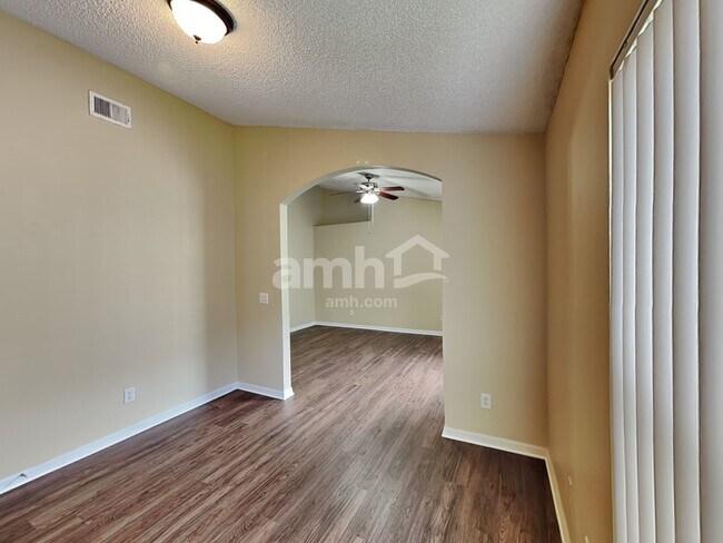 Foto del edificio - 13207 St Cole Court