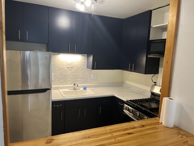 Remodelled Kitchen - 2222 E Belleview Pl