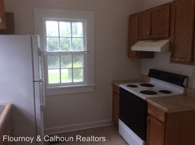Building Photo - 2 br, 1 bath House - 4342 Old Macon Road