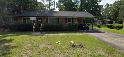 Building Photo - 3027 Broadview Dr