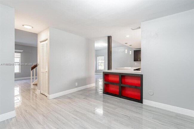 Foto del edificio - 3405 NW 108th Terrace