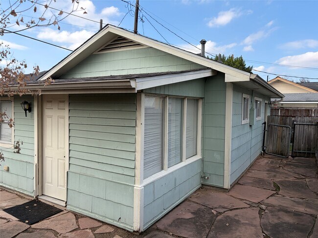 Foto del edificio - 405 1/2 Walton St