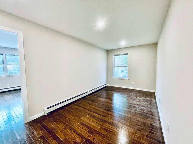 Building Photo - 1607 Kerrigan Ave