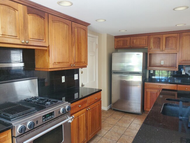 Foto del edificio - 2405 Overlook Rd