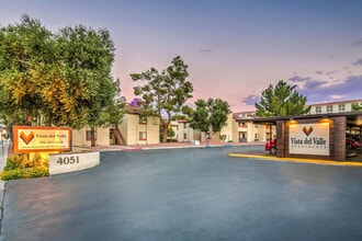 Building Photo - Vista Del Valle