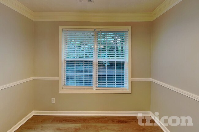 Foto del edificio - 1455 Enchanted Forest Dr