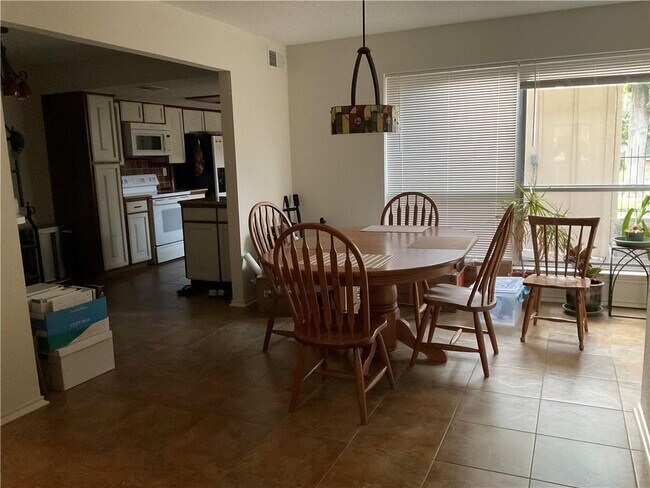 Building Photo - 8244 Summer Side Dr