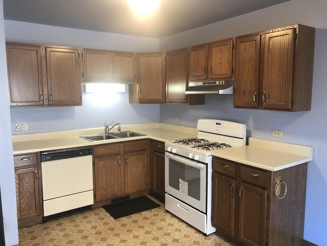 Building Photo - 402 Heine Ave