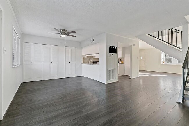 Foto del edificio - 2324 Shadowdale Dr