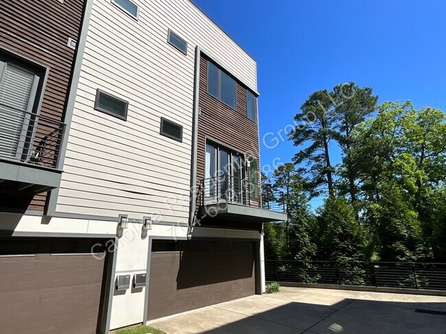 Foto del edificio - 1012 Westbrook Dr