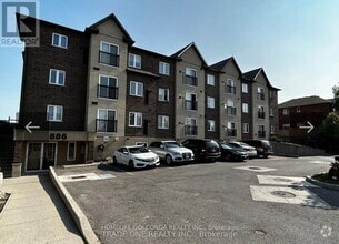 Building Photo - 886-886 Golf Links Rd