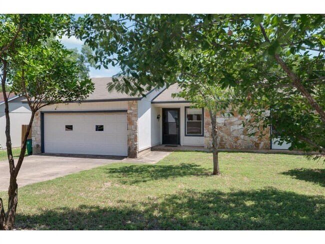 Foto del edificio - 7623 Scenic Brook Dr