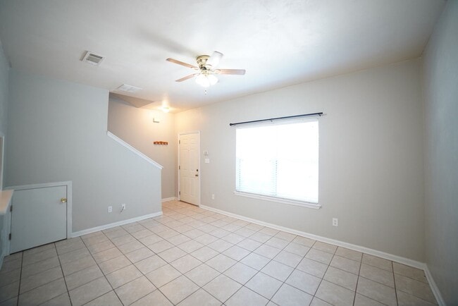 Building Photo - 3 Bed / 3 Bath Condo in the NW