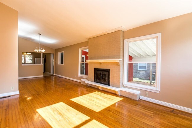 Building Photo - 949 Maywick Dr